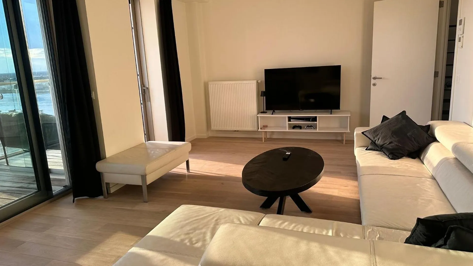 Luxurious Apartment With Panoramic View Antwerp